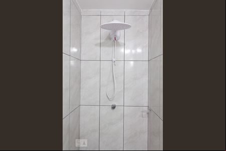 Banheiro de kitnet/studio para alugar com 1 quarto, 33m² em o da Areia, Porto Alegre