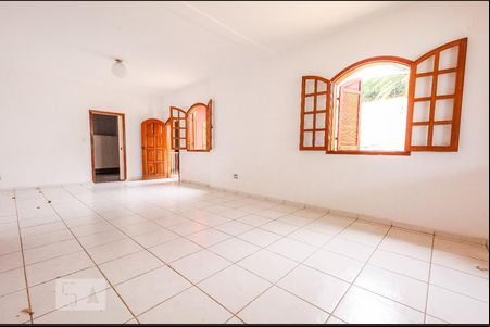 Sala de casa à venda com 4 quartos, 180m² em Esplanada, Belo Horizonte