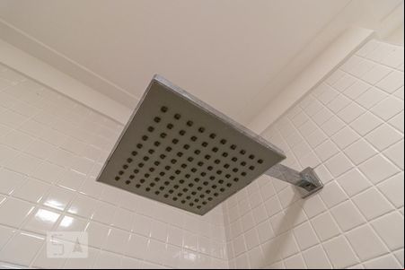 Detalhe do Banheiro do Corredor de apartamento para alugar com 2 quartos, 62m² em Melville Empresarial Ii, Barueri