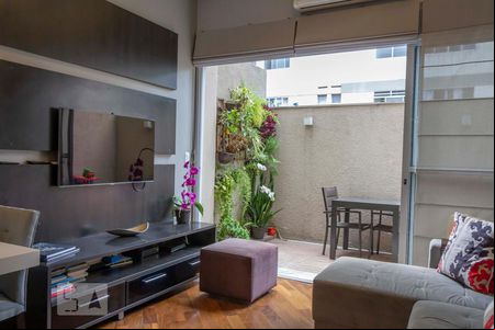 Sala de casa de condomínio à venda com 2 quartos, 140m² em Real Parque, São Paulo