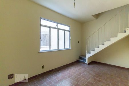 Sala de casa de condomínio para alugar com 2 quartos, 75m² em Todos Os Santos, Rio de Janeiro