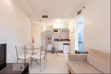 Sala de apartamento para alugar com 1 quarto, 40m² em Vila Olímpia, São Paulo