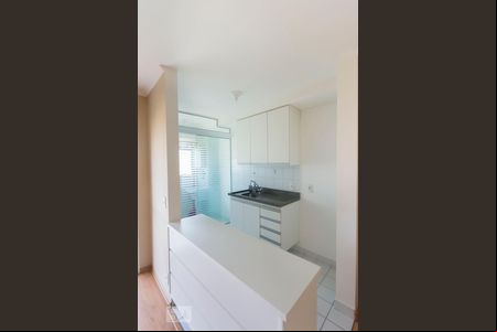 Cozinha de apartamento para alugar com 2 quartos, 64m² em Loteamento Chácara Prado, Campinas