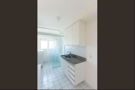 Cozinha de apartamento para alugar com 2 quartos, 64m² em Loteamento Chácara Prado, Campinas