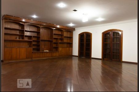 Sala Vista Ampla e Janelas de casa para alugar com 5 quartos, 500m² em Vila Ré, São Paulo
