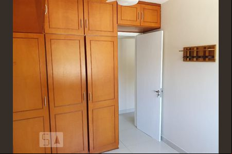 Quarto 1 de apartamento para alugar com 3 quartos, 73m² em Botafogo, Rio de Janeiro