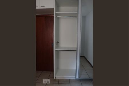 Quarto 1 - Armários de apartamento para alugar com 3 quartos, 110m² em Setor Bela Vista, Goiânia
