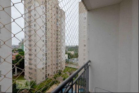 Varanda  de apartamento para alugar com 2 quartos, 57m² em Vila Liviero, São Paulo