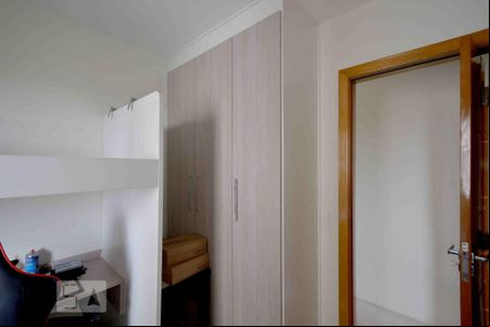 Quarto 1 de apartamento para alugar com 2 quartos, 57m² em Vila Liviero, São Paulo