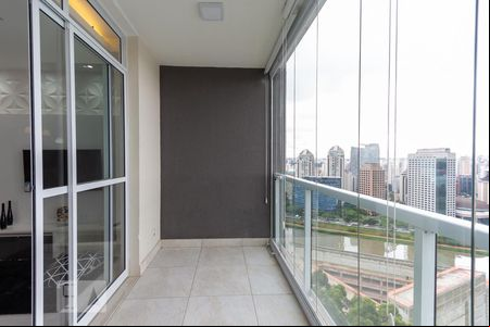 Varanda de kitnet/studio para alugar com 1 quarto, 35m² em Real Parque, São Paulo