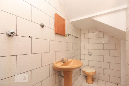 Banheiro  de casa à venda com 1 quarto, 30m² em Jardim Maringá, São Paulo