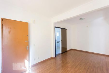 Sala de apartamento para alugar com 3 quartos, 95m² em Vila Marieta, Campinas