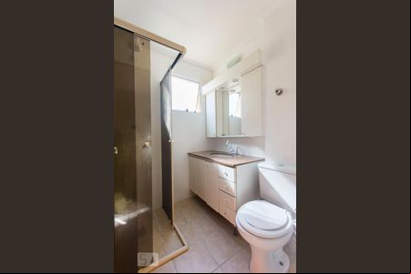 Banheiro de apartamento para alugar com 3 quartos, 95m² em Vila Marieta, Campinas