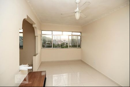 Sala de apartamento à venda com 2 quartos, 100m² em Del Castilho, Rio de Janeiro