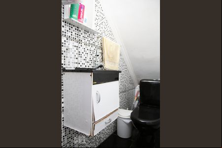 Lavabo de casa para alugar com 4 quartos, 224m² em Vila Yolanda, Osasco