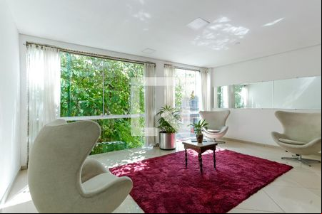 Sala 1 de casa para alugar com 4 quartos, 480m² em Avenida das Cerejeiras, São Paulo