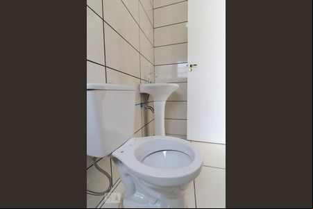 Banheiro de apartamento para alugar com 1 quarto, 40m² em Jardim Ester Yolanda, São Paulo