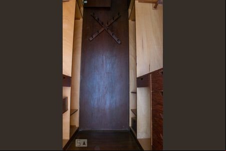 Closet do quarto de apartamento para alugar com 3 quartos, 145m² em Asa Sul, Brasília
