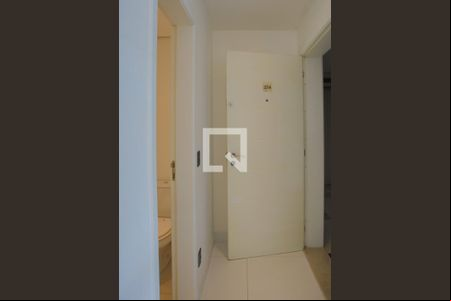 Corredor para o Lavabo de apartamento para alugar com 1 quarto, 47m² em Boqueirão, Santos