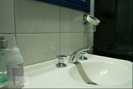 Banheiro de apartamento para alugar com 1 quarto, 43m² em Vila Isabel, Rio de Janeiro