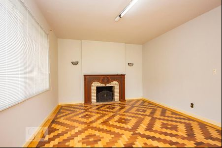 Sala 1 de casa para alugar com 4 quartos, 225m² em Rio Branco, Porto Alegre
