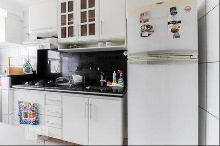 Cozinha de apartamento para alugar com 1 quarto, 56m² em Moema, São Paulo