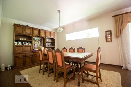 sala de casa para alugar com 3 quartos, 250m² em Jardim Leonor, Campinas