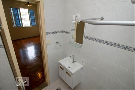 Banheiro de kitnet/studio à venda com 1 quarto, 27m² em Centro, Rio de Janeiro