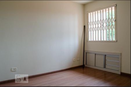 Suíte de casa para alugar com 3 quartos, 200m² em Novo Mundo, Curitiba