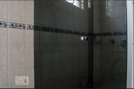 Banheiro da Suíte de casa para alugar com 3 quartos, 200m² em Novo Mundo, Curitiba