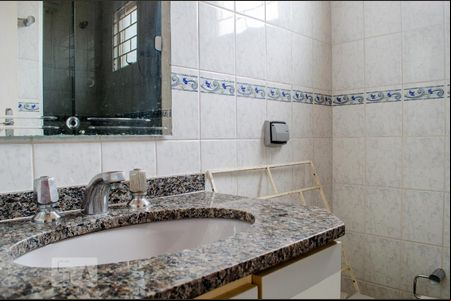 Banheiro da Suíte de casa para alugar com 3 quartos, 200m² em Novo Mundo, Curitiba