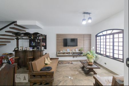Sala de casa para alugar com 4 quartos, 248m² em Vila Rosalia, Guarulhos