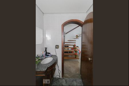 Lavabo de casa para alugar com 4 quartos, 248m² em Vila Rosalia, Guarulhos