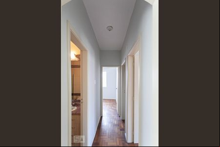 Corredor de apartamento para alugar com 4 quartos, 115m² em Cruzeiro, Belo Horizonte