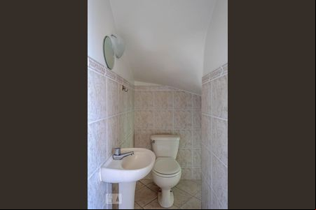 Lavabo de casa de condomínio para alugar com 2 quartos, 77m² em Vila Independencia, São Paulo