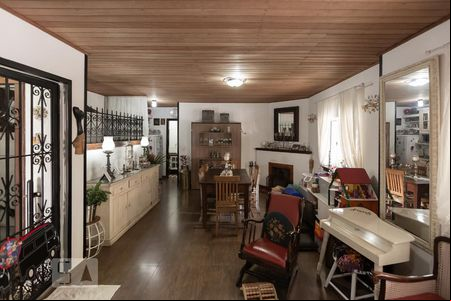 Sala de casa para alugar com 4 quartos, 260m² em Liberdade, São Paulo