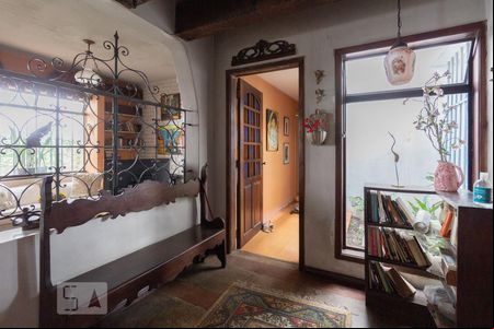 Sala de casa de condomínio à venda com 3 quartos, 270m² em Butantã, São Paulo
