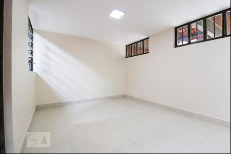 Sala de casa para alugar com 3 quartos, 250m² em Setor Bueno, Goiânia