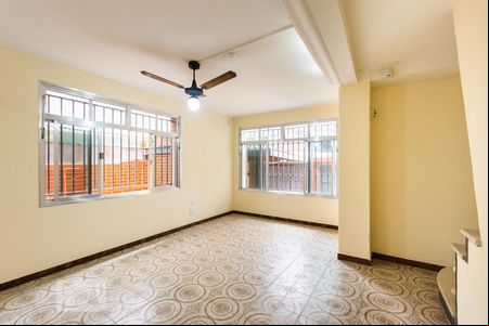 Sala de casa para alugar com 2 quartos, 126m² em Embaré, Santos
