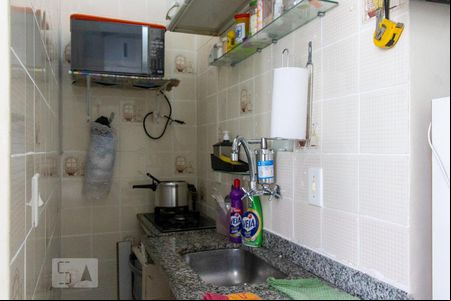 Cozinha de kitnet/studio à venda com 1 quarto, 13m² em Santa Teresa, Rio de Janeiro