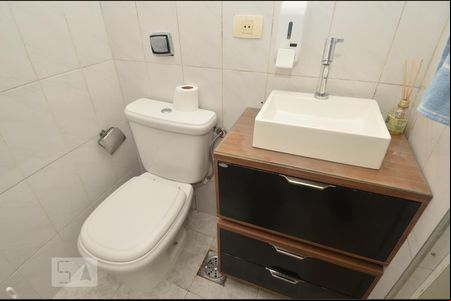 Banheiro de apartamento para alugar com 1 quarto, 50m² em Copacabana, Rio de Janeiro
