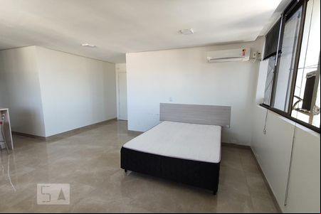 Quarto de kitnet/studio para alugar com 1 quarto, 47m² em Centro, Novo Hamburgo