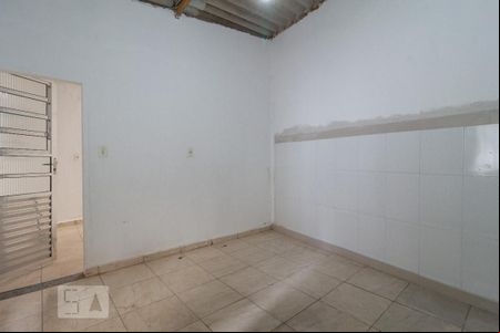 Quarto de casa para alugar com 1 quarto, 50m² em Jardim Ester Yolanda, São Paulo