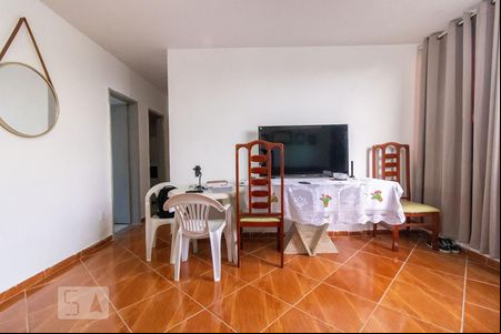 Sala de apartamento para alugar com 3 quartos, 65m² em Penha, Rio de Janeiro