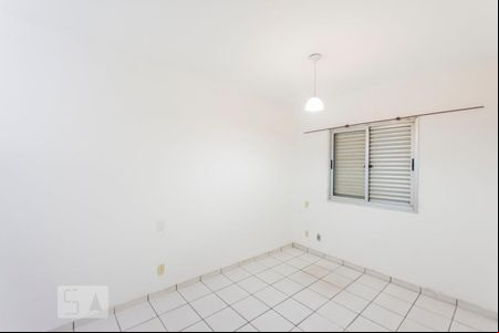 Suite de apartamento para alugar com 3 quartos, 77m² em Vila Marieta, Campinas