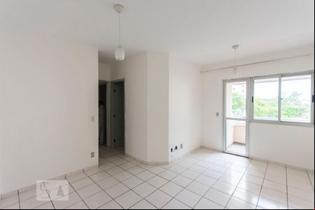 Sala de apartamento para alugar com 3 quartos, 77m² em Vila Marieta, Campinas
