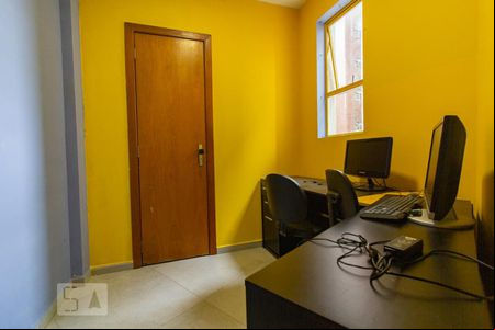 Escritório de apartamento para alugar com 3 quartos, 100m² em Rebouças, Curitiba