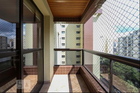 Varanda da sala de apartamento para alugar com 2 quartos, 116m² em Jardim Londrina, São Paulo