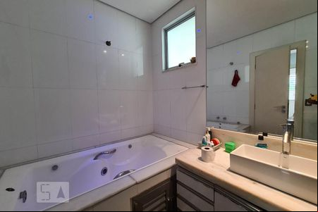 Banheiro Suíte 1 de casa para alugar com 7 quartos, 260m² em Itapoã, Belo Horizonte