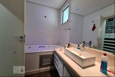 Banheiro Suíte 1 de casa para alugar com 7 quartos, 260m² em Itapoã, Belo Horizonte